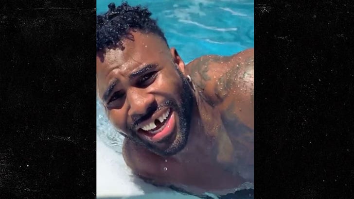 Jason Derulo, Tooth, Pool