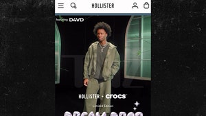 090925_hollister_D4VD_standing_primary