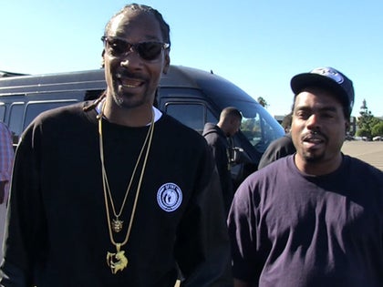 112614_snoop_dogg_primary