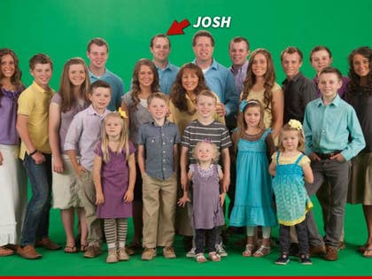 0521-duggar-family-02-facebook