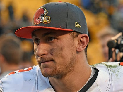 1124-johnny-manziel-benched-GETTY-01