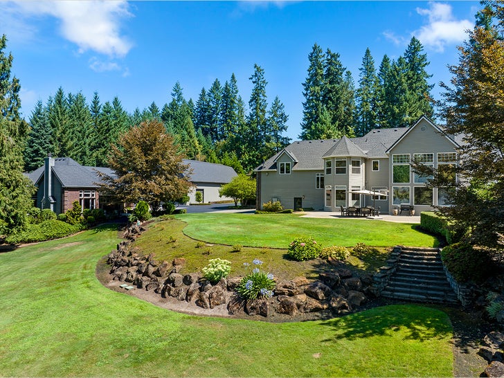 0826-Cooper-Coop-for-sale-Oregon-mansion-backyard-sub