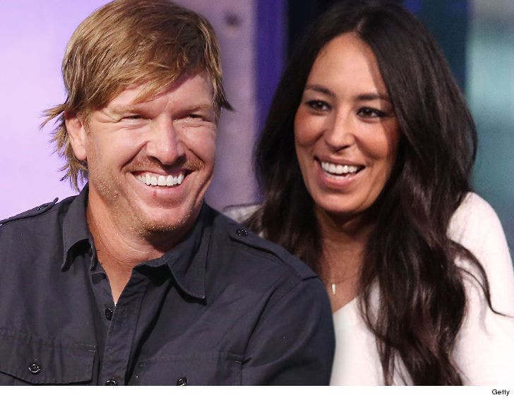 Fixer Upper' Stars Chip and Joanna Gaines Share Pic of :: 0624-chip-joana-gaines-getty-4