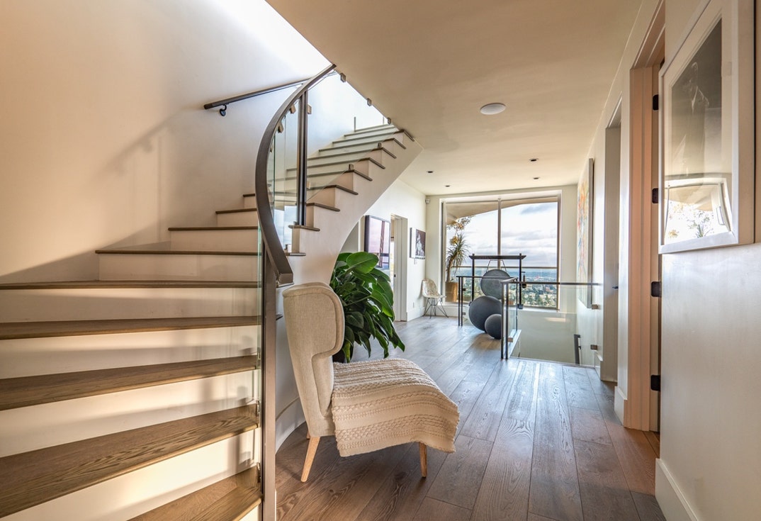 Nicole Scherzinger Relists LA Home 11