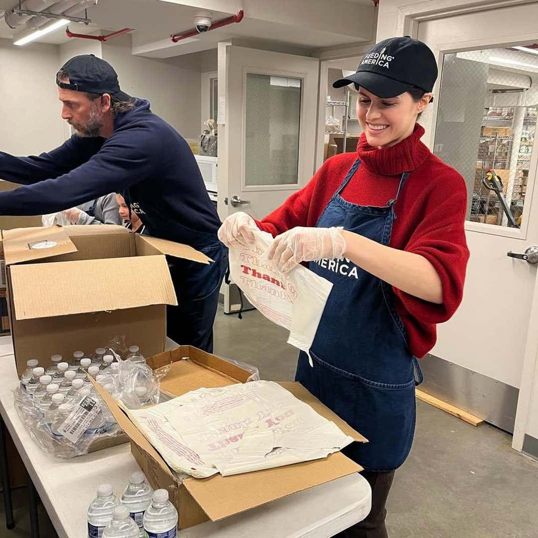 Alexandra Daddario with Feeding America