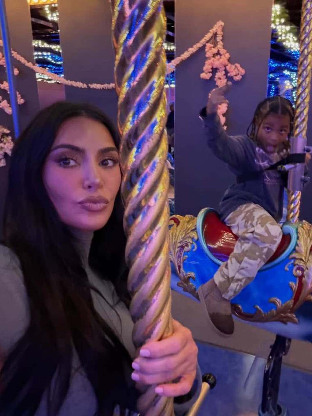 Kim Khloe Kardashian Fam Tokyo Trip 20