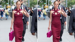 0905-Julia-Stiles-Frigin-Diff-hero