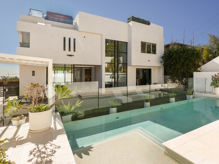 Tyra Banks Sells Pacific Palisades Home for $7.895 Million.jpg