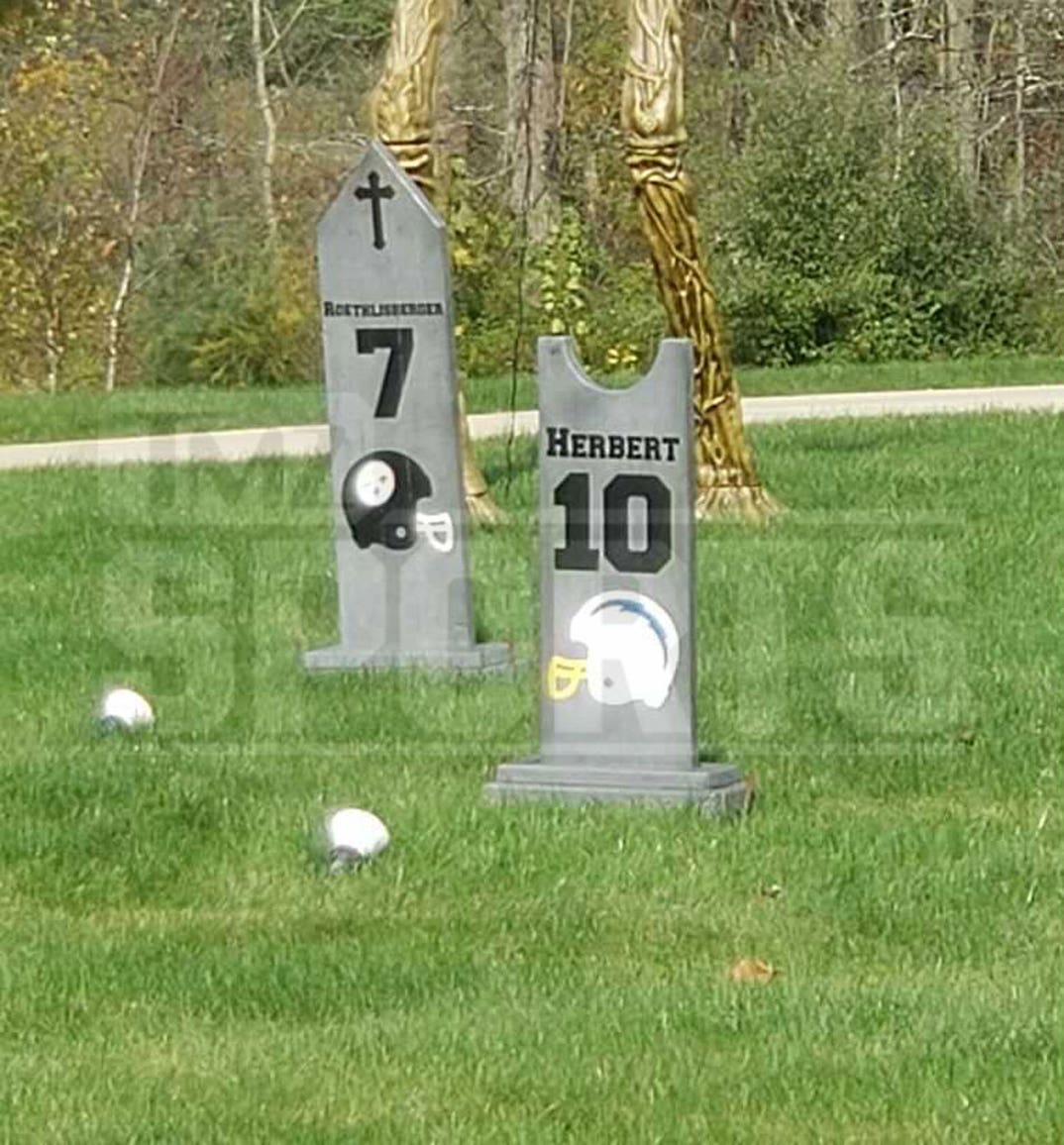 Myles Garrett's updated Halloween decorations : r/nflmemes