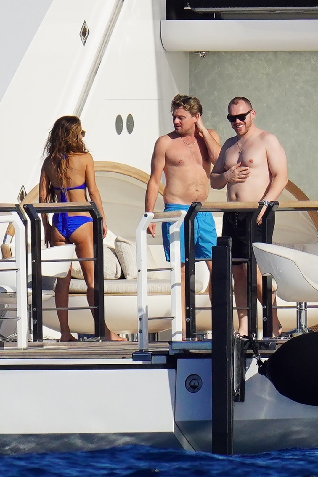 Leonardo Dicaprio Enjoys 2 Women On Yacht 