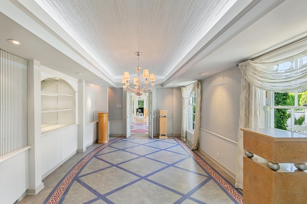 Richard Simmons Home Sale 10