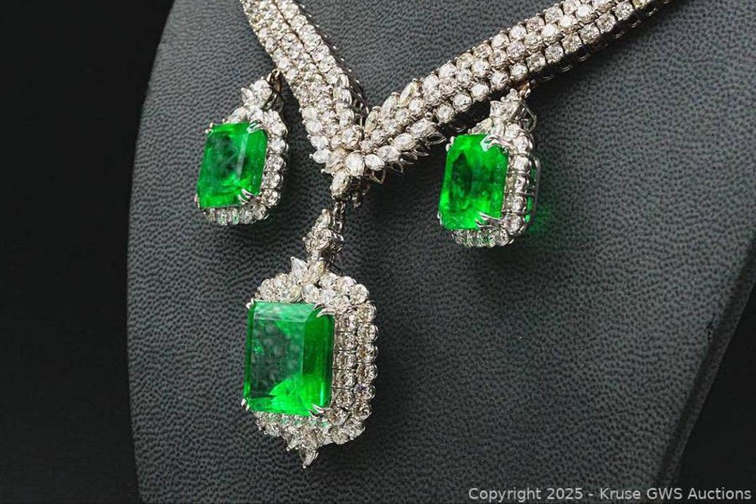 Mariah Carey Emerald And Diamond Necklace For Auction 5