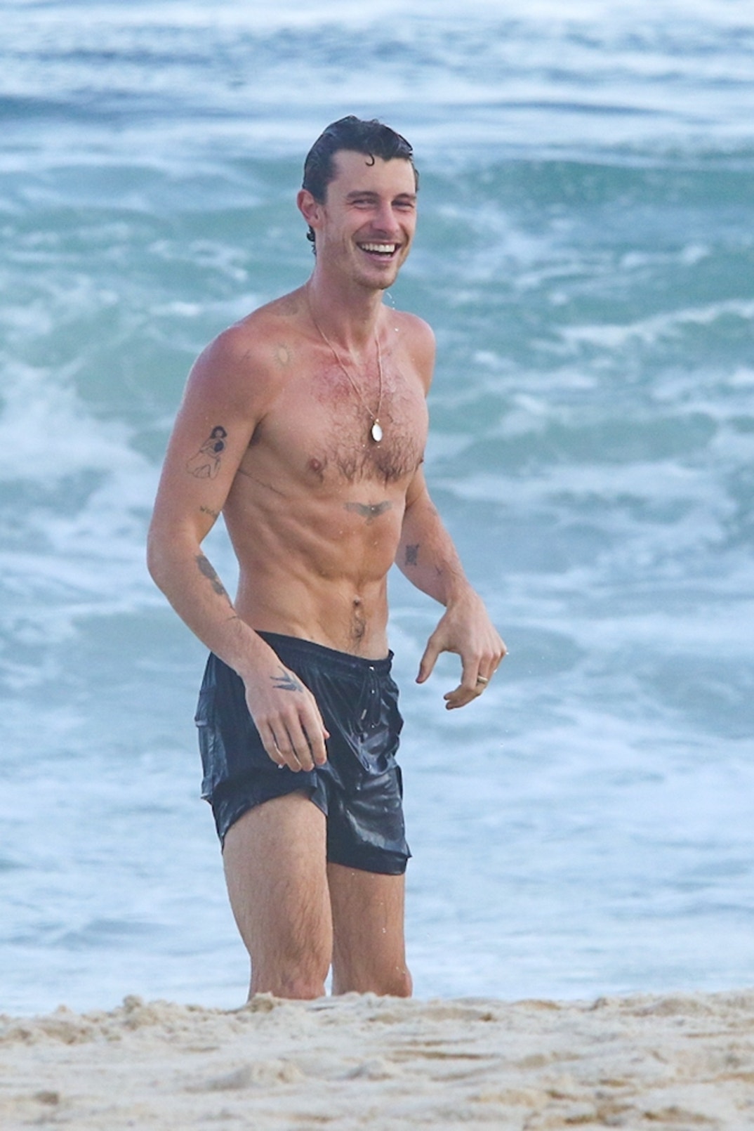 Shawn Mendes Bruna Marquezine PDA Beach Brazil 3