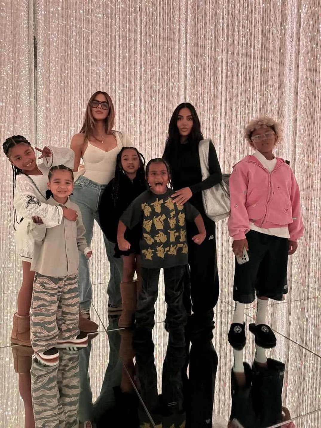 Kim Khloe Kardashian Fam Tokyo Trip 0