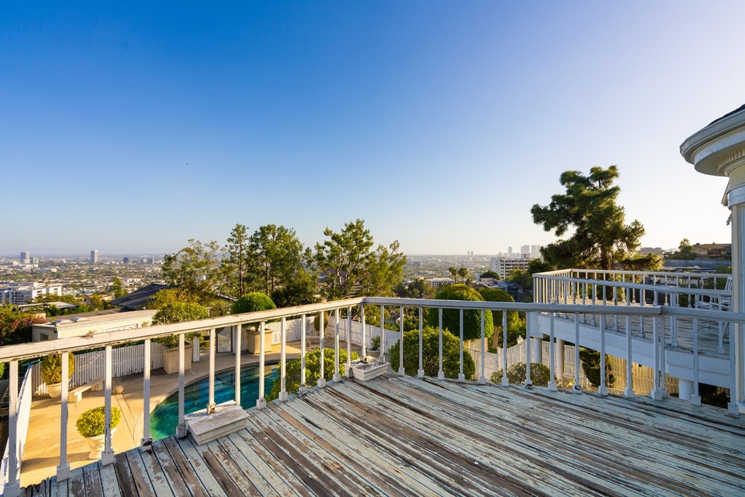 Richard Simmons Hollywood Hills New Photos 30