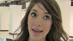 Farrah Abraham Gets Into a Fight at LAX with Bag-Check Lady