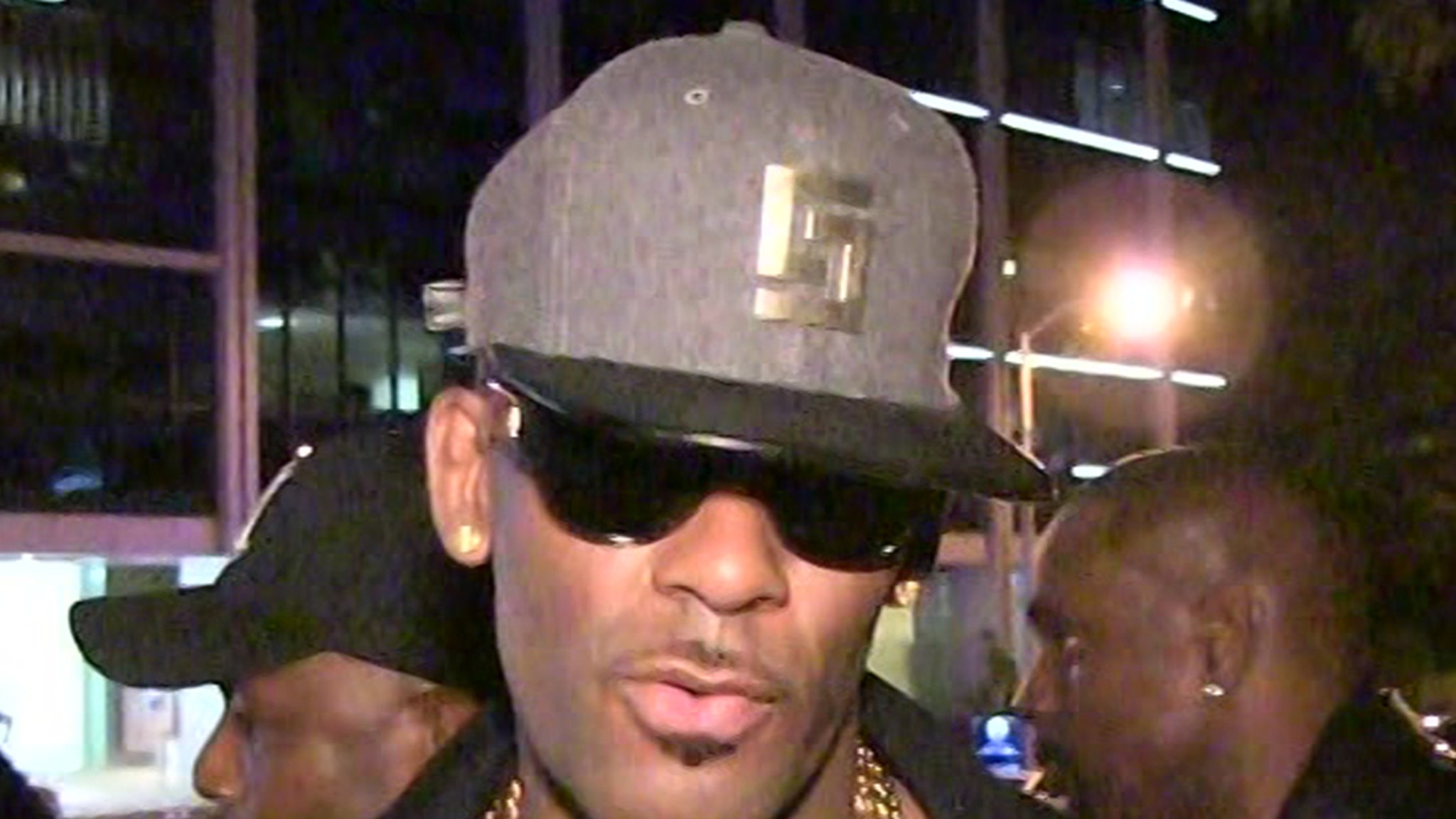 R. Kelly Wants Charges for Exposing Partners to Herpes Dropped from Federal Case