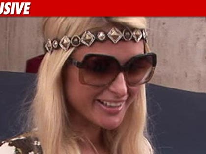 0829_Paris_Hilton_TMZ_ex_03