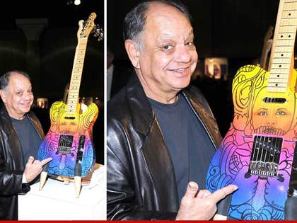 0924_cheech_marin_w_guitar