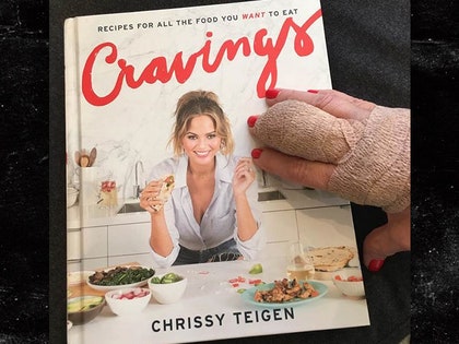 0225_kris_jenner_hand_instagram