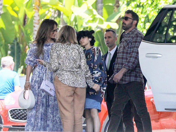 ben affleck and jennifer lopez and family x17 2