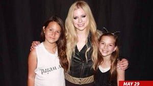 Avril Lavigne -- Fans May Touch Me Now