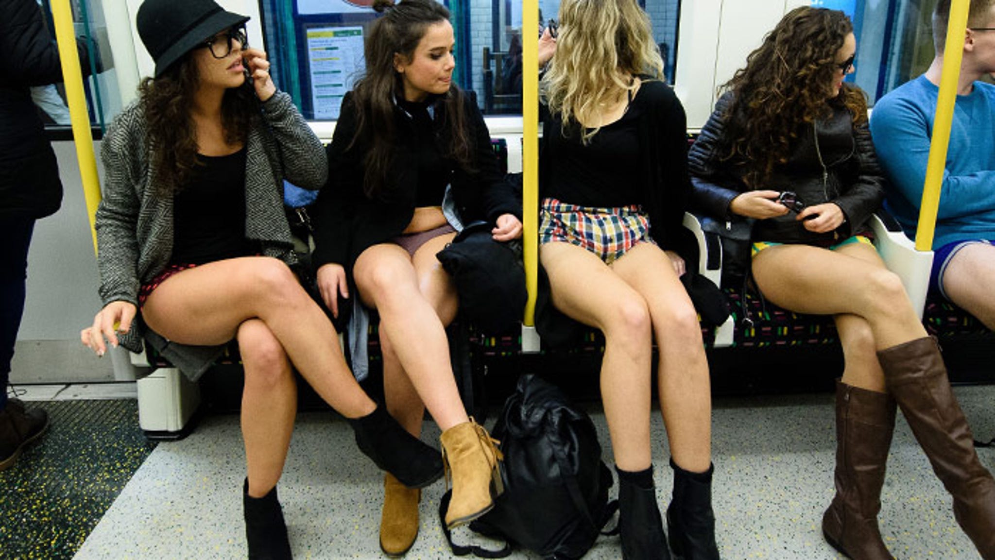 no pants subway ride women