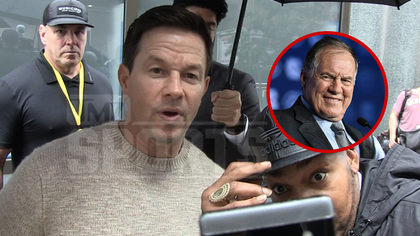 092525 mark wahlberg kal.jpg