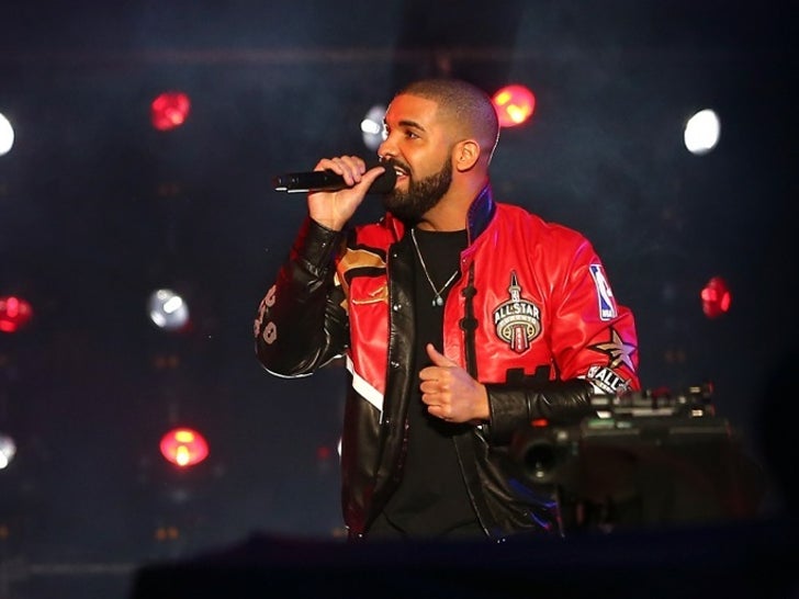 Drake's Performance Photos