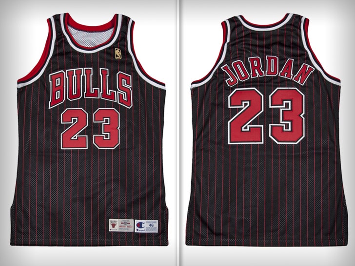 Super-Rare Game-Worn 1997 Michael Jordan Bulls Uniform Up for