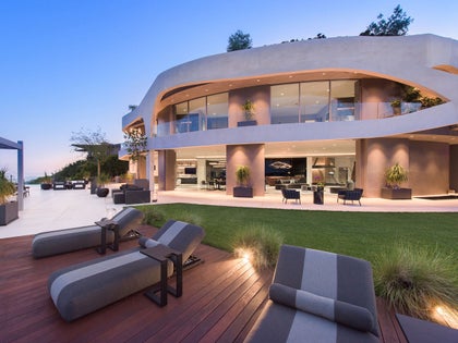 0619-travis-scott-brentwood-mansion-primary