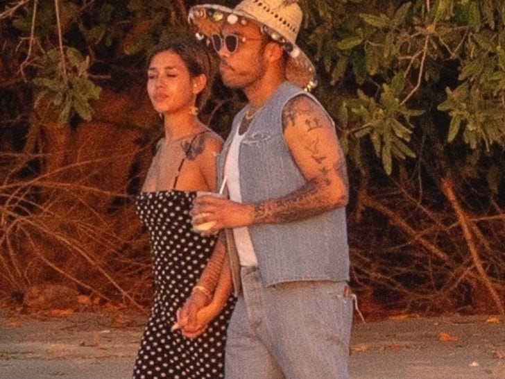 Anderson Paak Hits Beach With Singer Sterre Days After Filing For Divorce