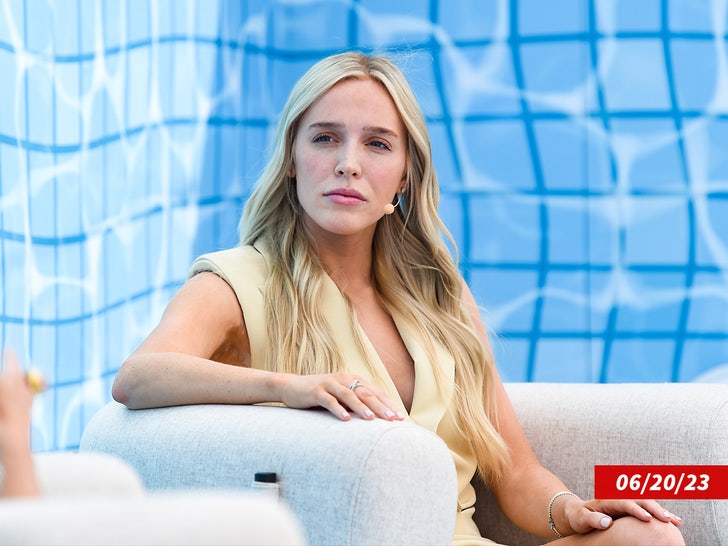 Alekss Kūpers Sub Getty Swipe 2