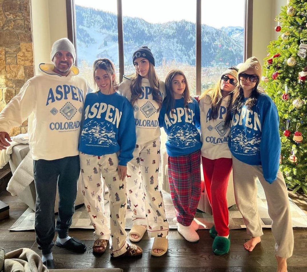 Mauricio Umansky, Alexia Umansky, Sophia Umansky, Portia Umansky, Kyle Richards and Farrah Aldjufrie