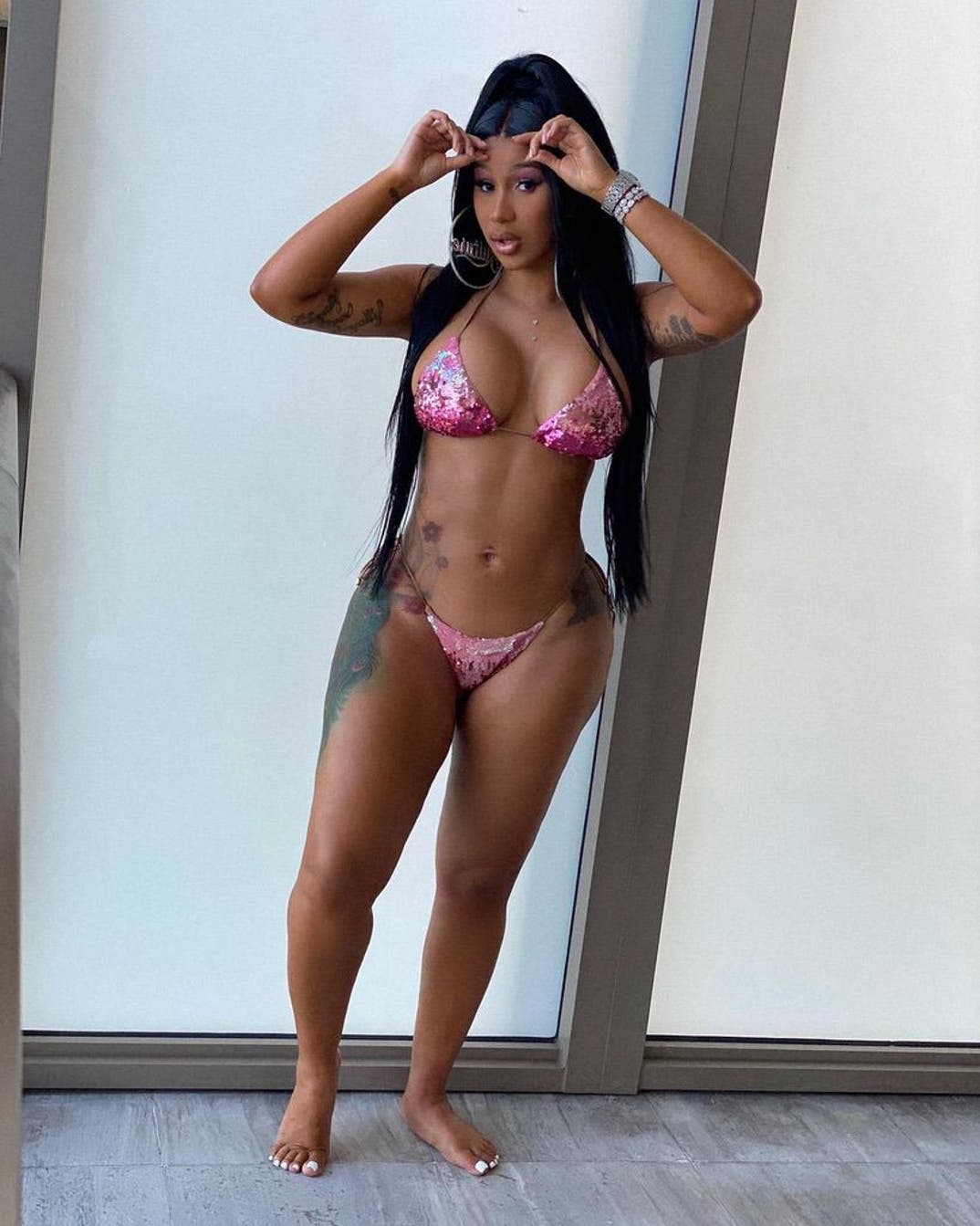 1011 Cardi B Hot Shots 4