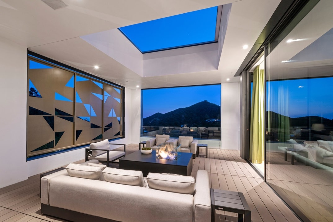 Gene Simmons Beverly Hills Home Interior Photos 15