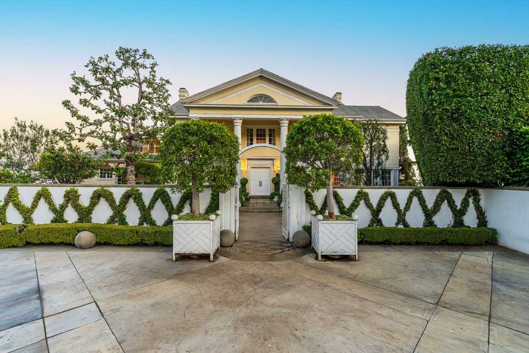 Richard Simmons Hollywood Hills New Photos 0