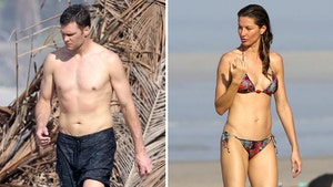 Tom Brady & Gisele Flaunt Sexy Bods In Costa Rica Beach Session