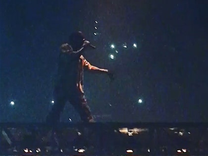 091516_kanye_drake_primary