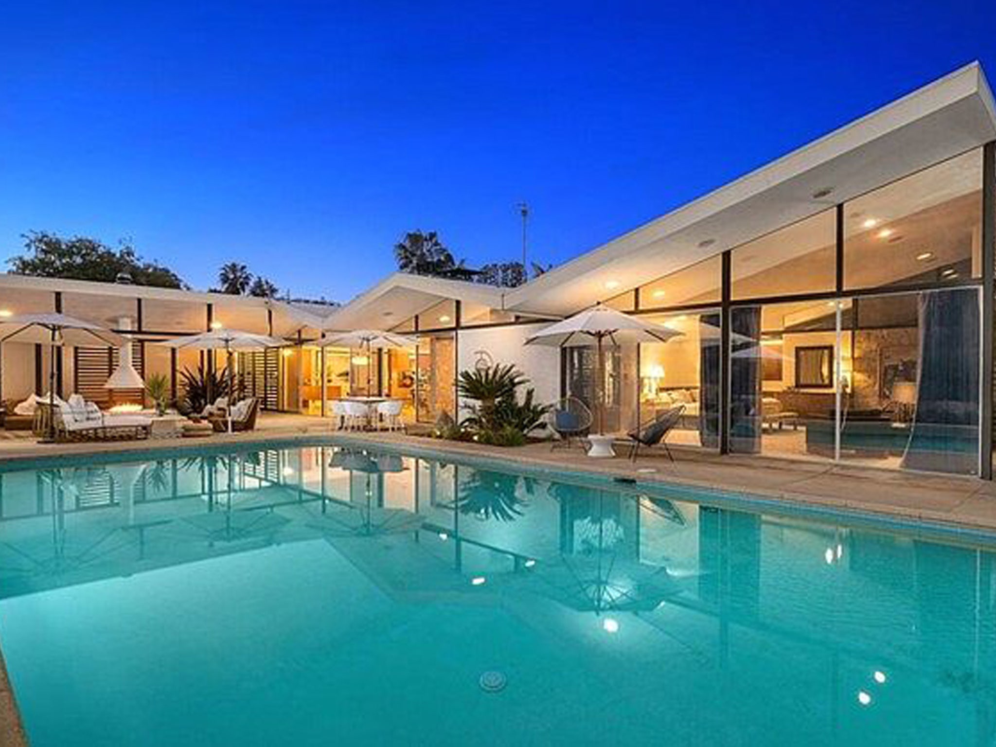 tmz.com - TMZ Staff - Julie Bowen Sells Hollywood Hills Home Above Asking for $4.2 Million