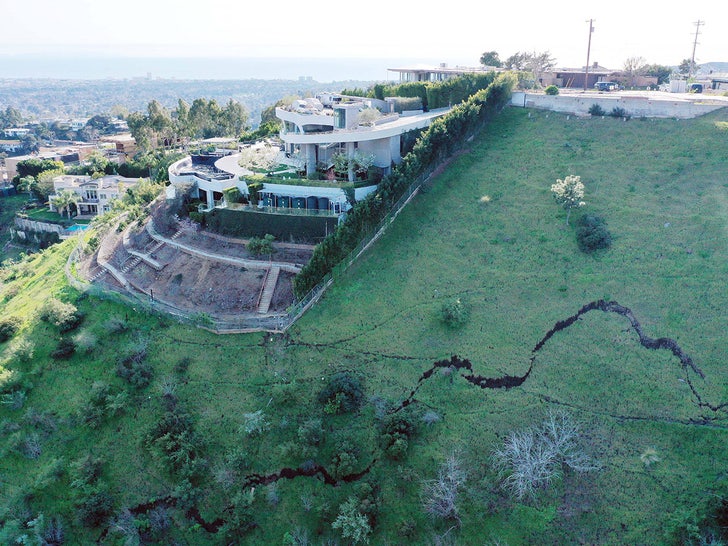travis scott mansion landslide