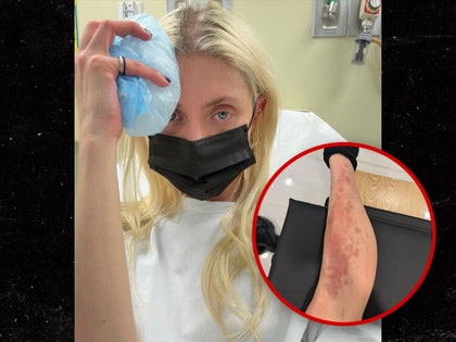 Taylor-Momsen-main-ig-3