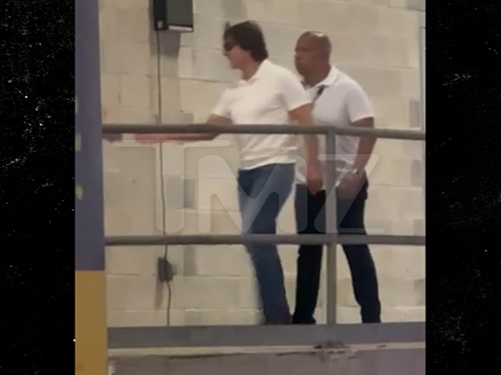083026_tom_cruise_sub