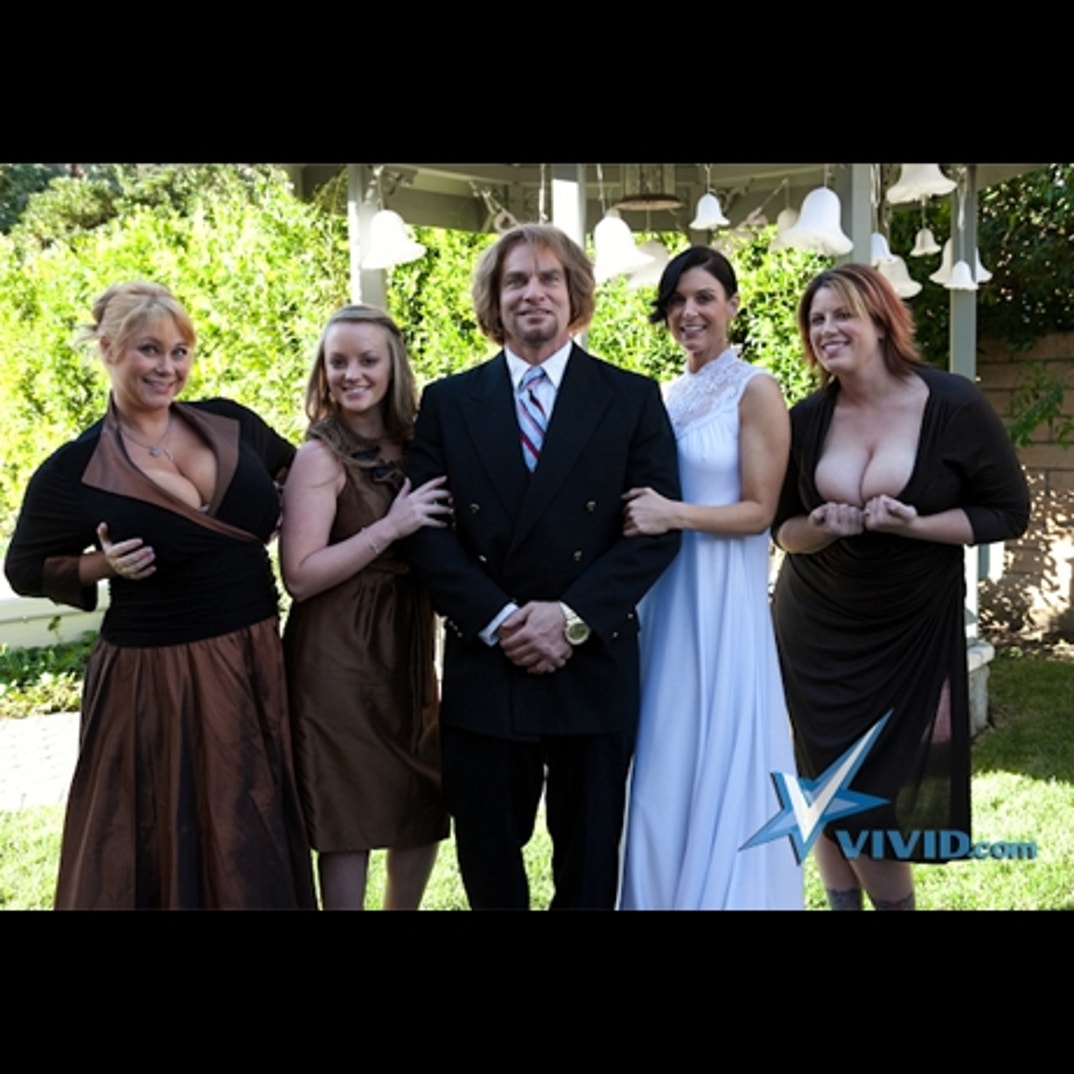 Group Wives Porn - Sister Wives' Porn Spoof