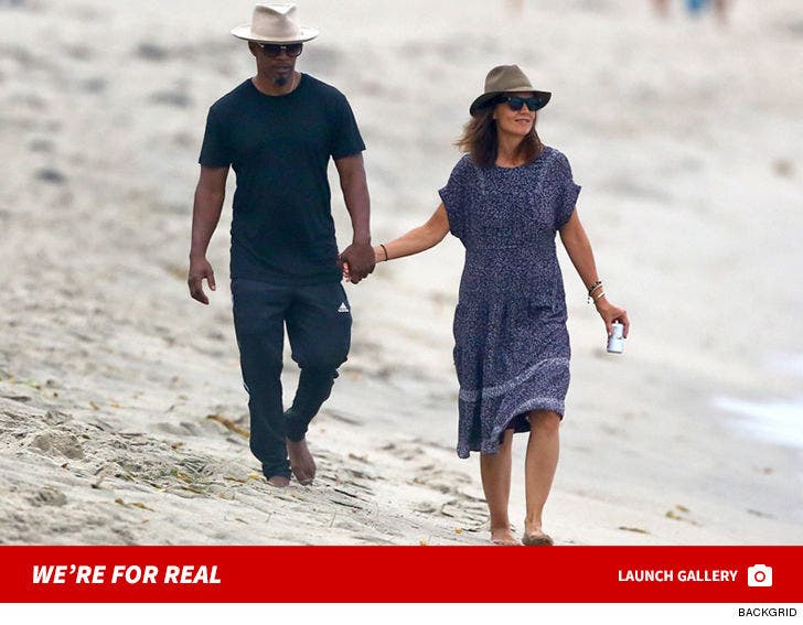 Katie Holmes And Jamie Foxx At The Beach