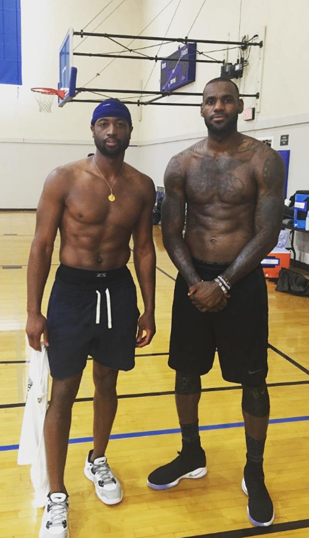 dwyane wade no shirt