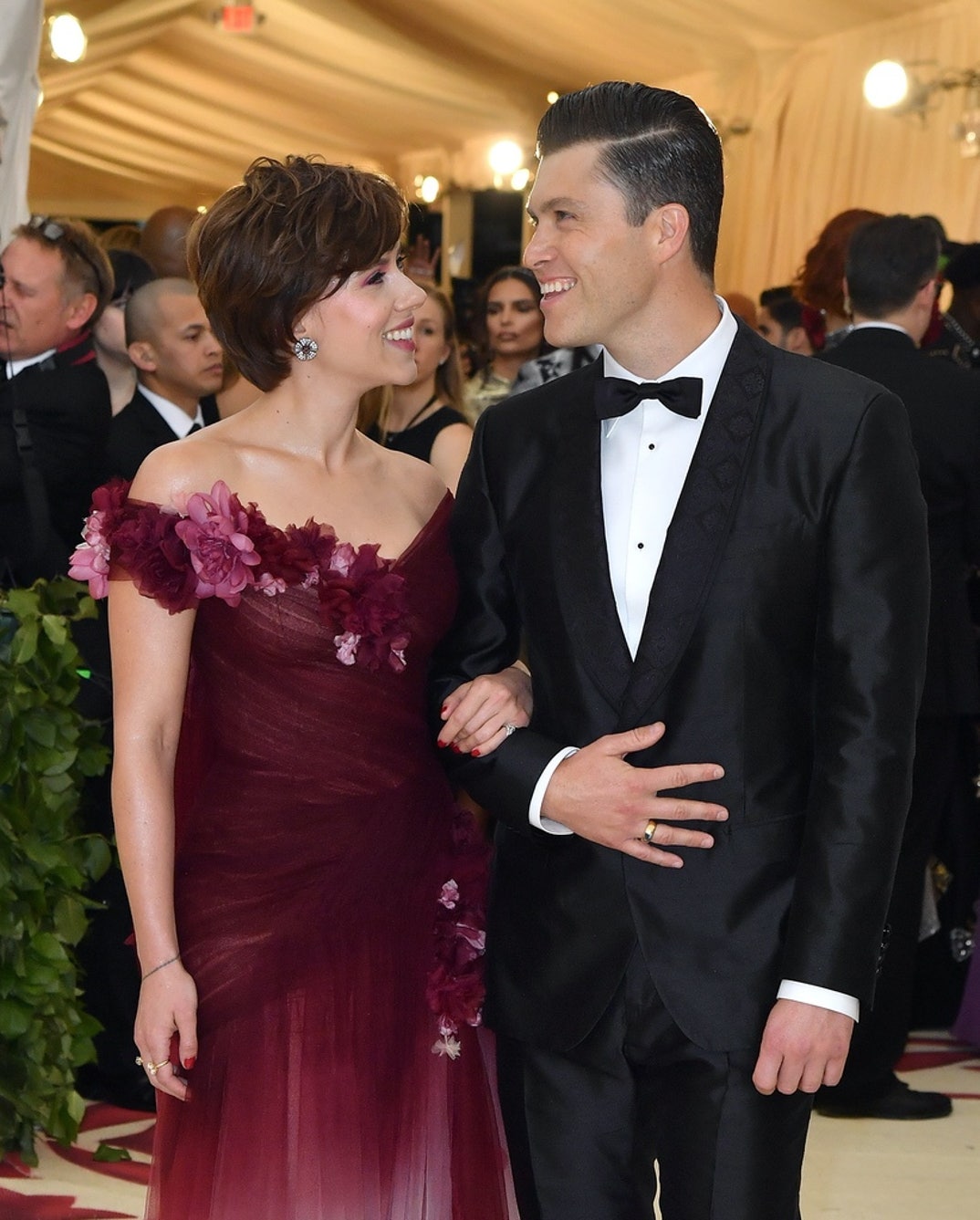 scarlett johansson colin jost photos 0