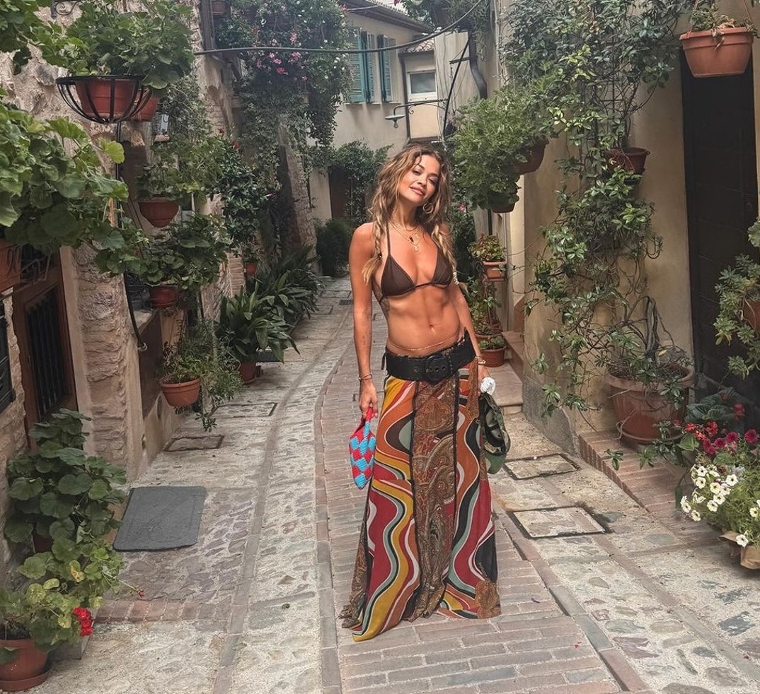 1125 Rita Ora Hot Shots 6