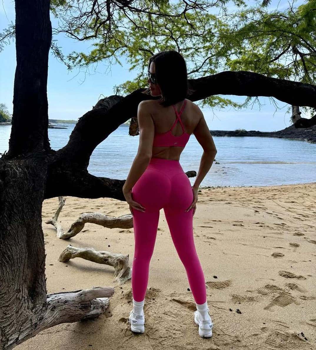 Kardashian Hot Shots 2025 19