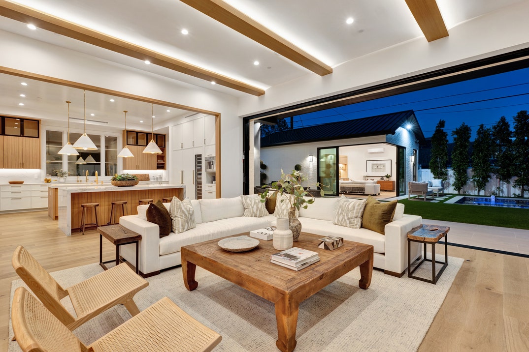 Allison Holker home 31